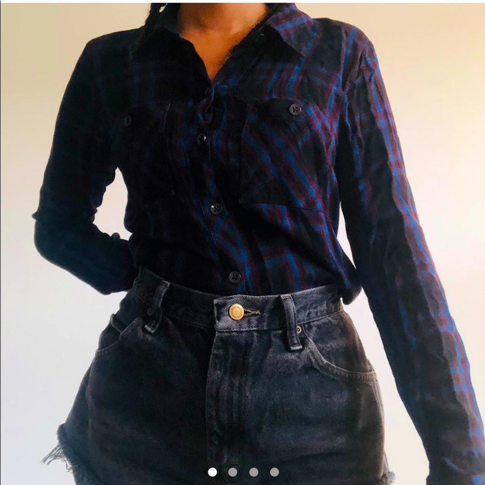 Cabi buttons down flannel long sleeve blouse. Size Xs .